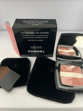 CHANEL Illuminating Powder Blush in Peche Lumiere